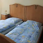 Restaurant Neu-holland בית הארחה 3*